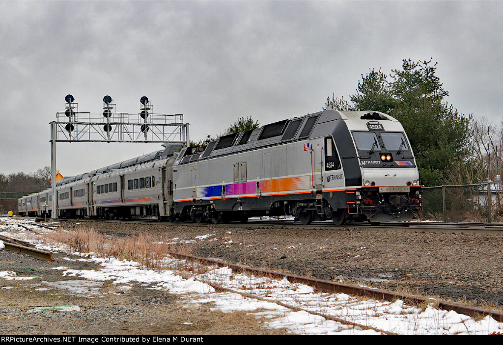 NJT 4524 on 1207